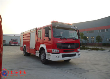 206Kw 4x2 Drive Caminhões de bombeiros comerciais Grande espaço Caminhão de bombeiros de espuma de seis lugares