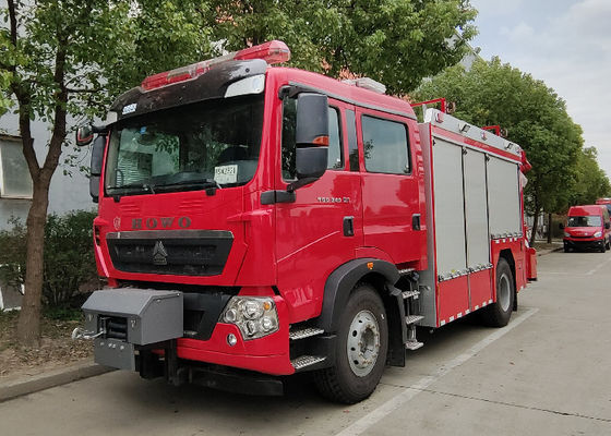 Carro de bombeiros da espuma da água da movimentação da bomba de fogo 4x2 de ISO9001 80L/S com o táxi de duas fileiras