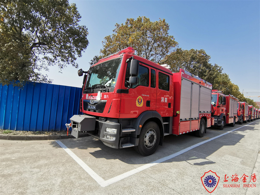 Veículo de combate ao fogo do salvamento da emergência da movimentação 213Kw do chassi 4x2 do HOMEM com guindaste